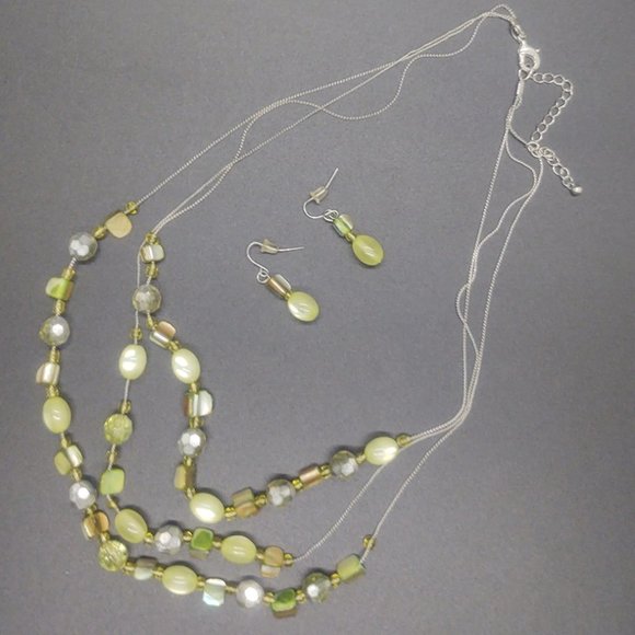 Necklace and Earring Set Green Tone Beads with Silver LNC - Picture 2 of 5